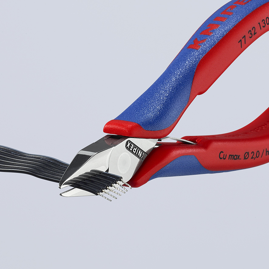 KNIPEX KNIPEX 77 32 130 Elektronik-Seitenschneider mit durchgestecktem Gelenk 130 mm mit Mehrkomponenten-Hüllen spiegelpoliert