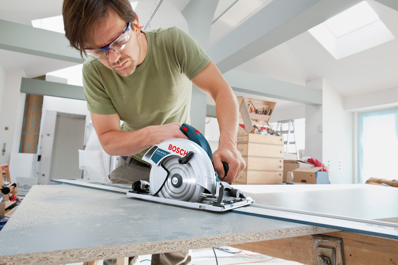 BOSCH Handkreissäge GKS 65 GCE im Karton