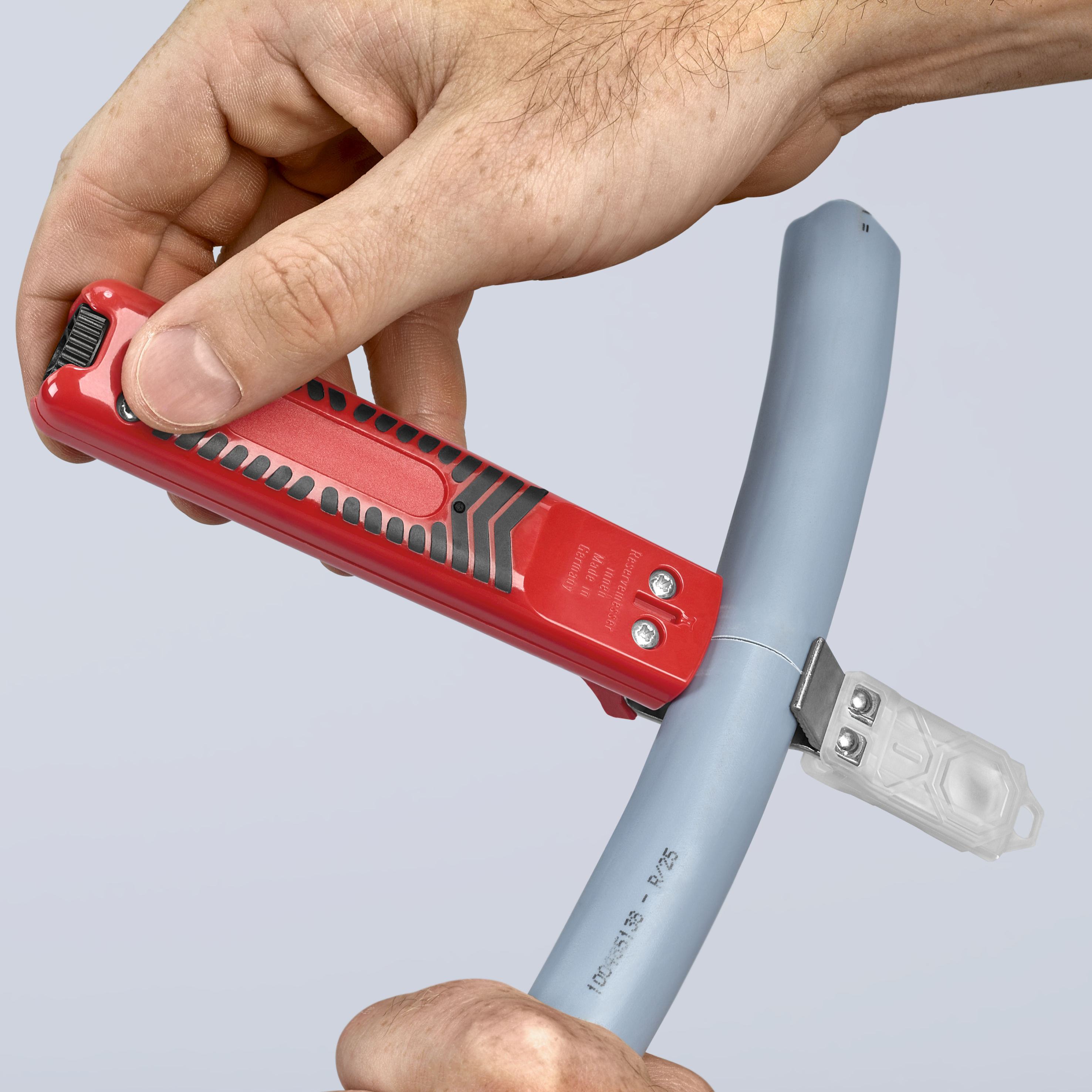 KNIPEX KNIPEX 16 20 165 SB Abmantelungswerkzeug mit Schleppklinge 165 mm schlagfestes Kunststoffgehäuse