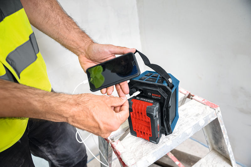 BOSCH Bluetooth®-Lautsprecher GPB 18V-1 C mit Batterieabdeckung BOSCH Bluetooth®-Lautsprecher GPB 18V-1 C mit Batterieabdeckung