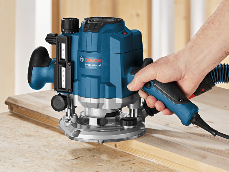 BOSCH Oberfräse GOF 1250 CE in L-BOXX BOSCH Oberfräse GOF 1250 CE in L-BOXX