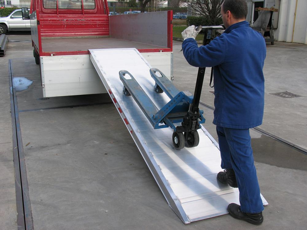 NEUTRAL Breitrampen m. Rand L3000mm, B750mm,1000kg