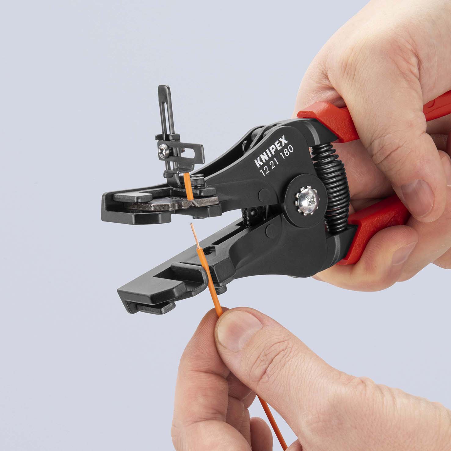 KNIPEX KNIPEX 12 21 180 Abisolierzange mit Formmessern 180 mm schwarz lackiert mit Kunststoff-Griffhüllen KNIPEX KNIPEX 12 21 180 Abisolierzange mit Formmessern 180 mm schwarz lackiert mit Kunststoff-Griffhüllen
