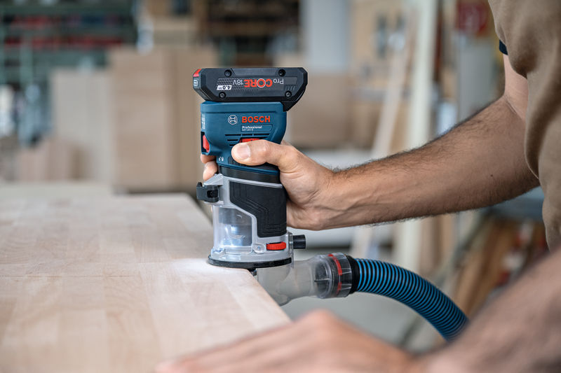 BOSCH Akku-Kantenfräse GKF 18V-8 in L-BOXX