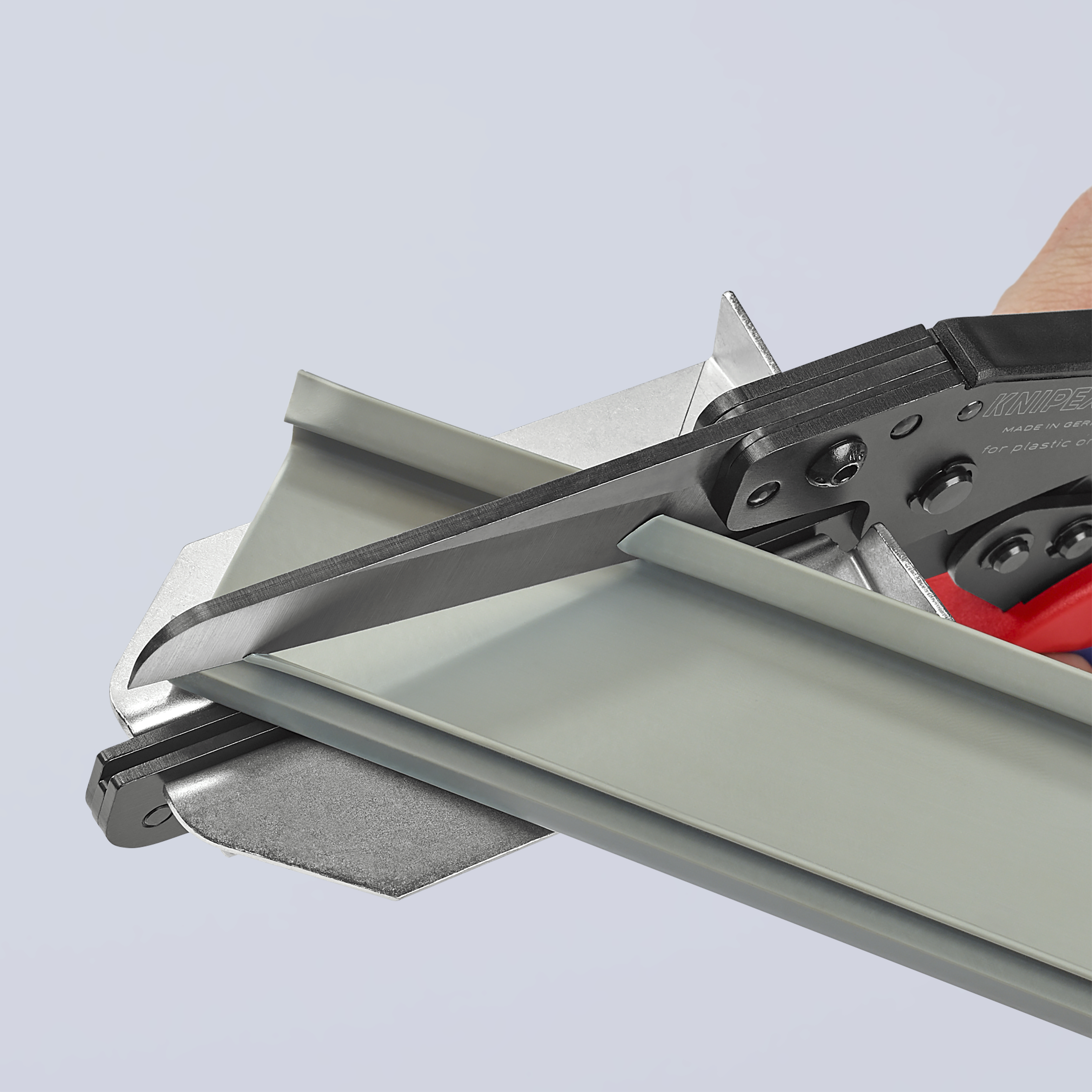 KNIPEX KNIPEX 95 02 21 Schere für Kunststoffe auch für Kabelkanäle 275 mm brüniert mit Mehrkomponenten-Hüllen KNIPEX KNIPEX 95 02 21 Schere für Kunststoffe auch für Kabelkanäle 275 mm brüniert mit Mehrkomponenten-Hüllen