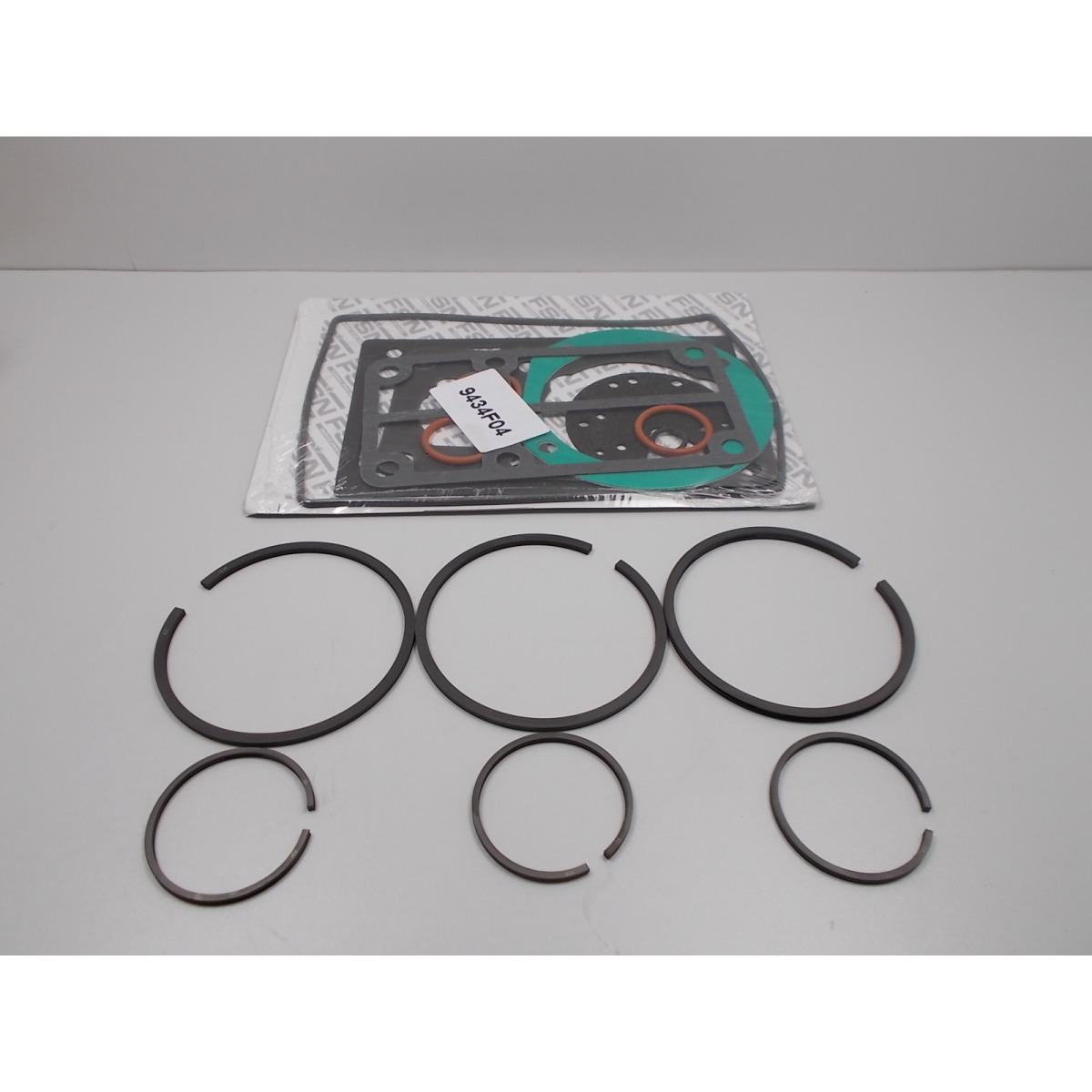 AIRCRAFT Kolbenringe KIT C (BK 114)