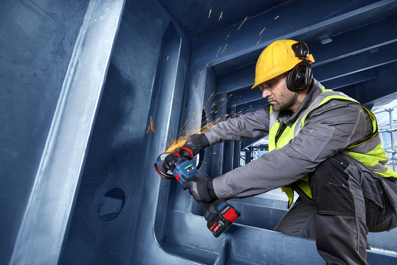 BOSCH EXPERT Akku-Winkelschleifer EXWS18V-15S, 2 x EXBA18V-80 BOSCH EXPERT Akku-Winkelschleifer EXWS18V-15S, 2 x EXBA18V-80