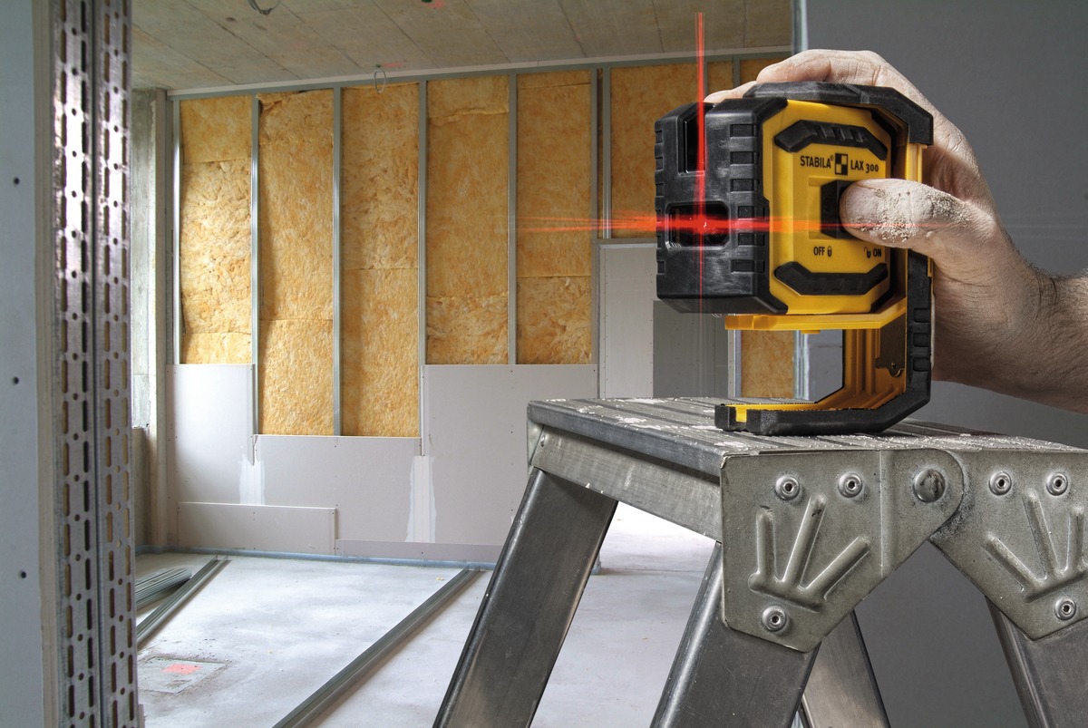 STABILA Kreuzlinienlaser LAX 300, 5-teiliges Set, selbstnivellierend, scharfe Laser-Linien mit Lotpunkten, Reichweite bis 20 m, Schutzklasse IP 54, inklusive Teleskopstange LT 30 STABILA Kreuzlinienlaser LAX 300, 5-teiliges Set, selbstnivellierend, scharfe Laser-Linien mit Lotpunkten, Reichweite bis 20 m, Schutzklasse IP 54, inklusive Teleskopstange LT 30