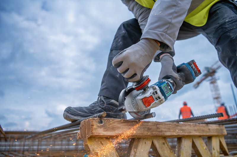BOSCH Akku-Winkelschleifer BITURBO mit X-LOCK GWX 18V-15 PSC in L-BOXX