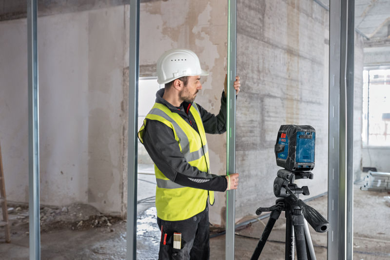BOSCH Linienlaser GLL 20-22 G, BA 3.7V 3.0Ah XL + USB-C®-Kabel im Handwerkerkoffer BOSCH Linienlaser GLL 20-22 G, BA 3.7V 3.0Ah XL + USB-C®-Kabel im Handwerkerkoffer