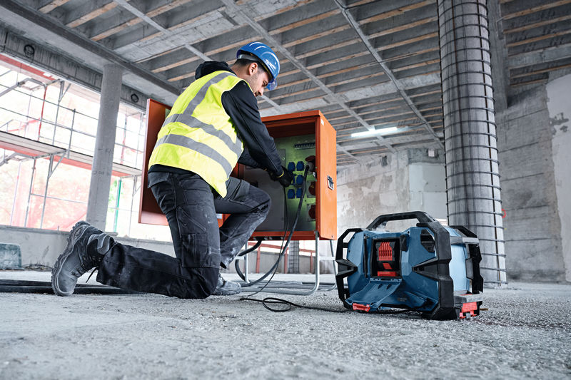 BOSCH Radio GPB 18VH-6 SRCX