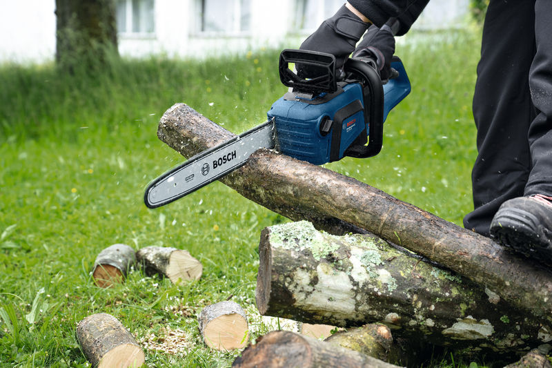 BOSCH Akku-Kettensäge GKE 18V-40, 1x EXBA18V-55