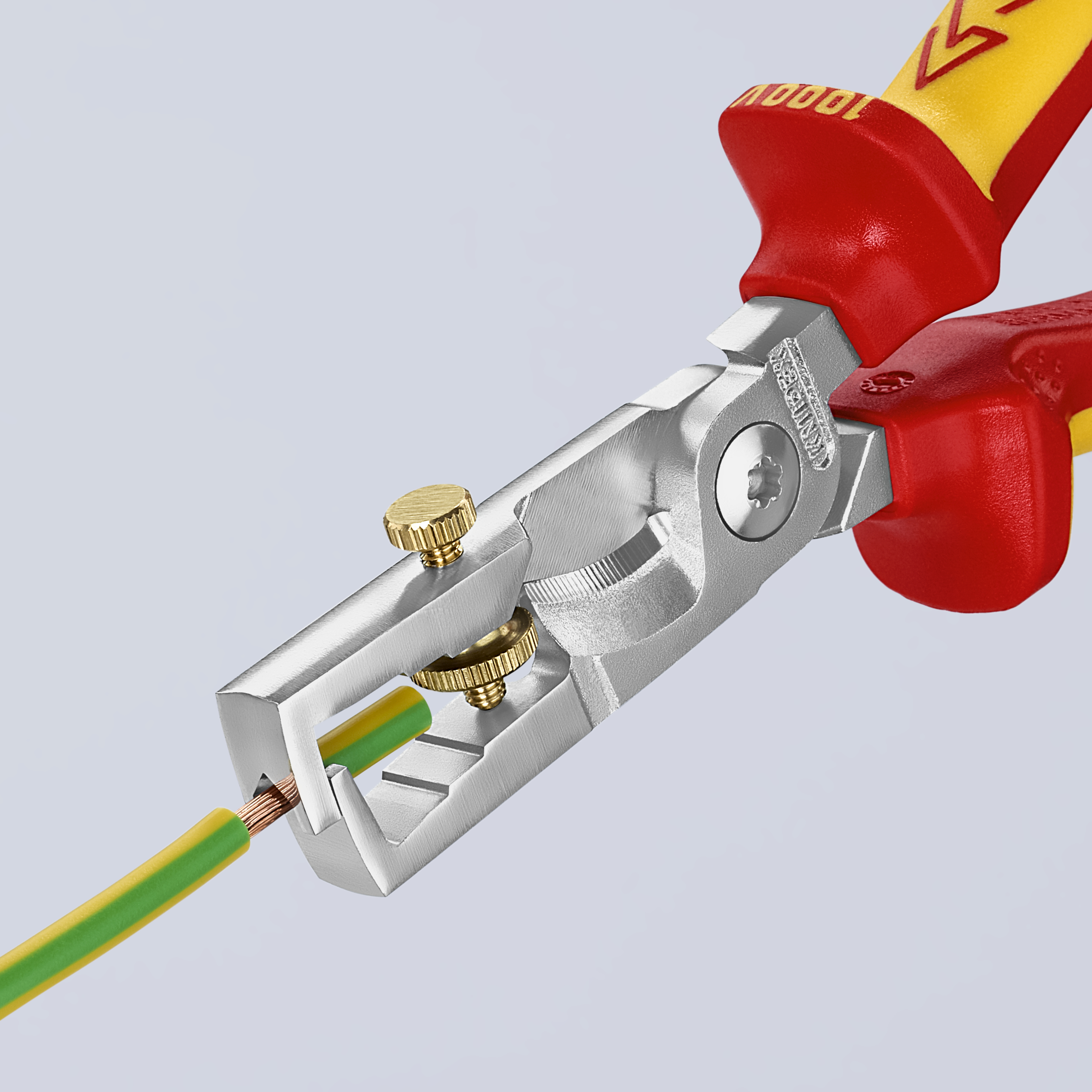 KNIPEX KNIPEX 13 66 180 T StriX® Abisolierzangen mit Kabelschere 180 mm verchromt isoliert mit Mehrkomponenten-Hüllen, VDE-geprüft; mit integrierter isolierter Befestigungsöse zum Anbringen einer Absturzsicherung