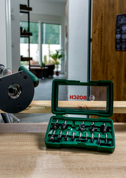BOSCH 15-teiliges HM-Fräser-Set (1/4" mm Schaft)