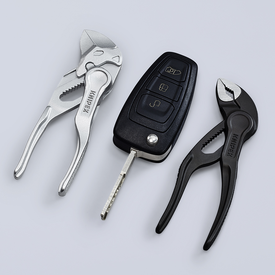 KNIPEX KNIPEX 86 04 100 BK Zangenschlüssel XS Zange und Schraubenschlüssel in einem Werkzeug 100 mm verchromt aufgeprägte, raue Oberfläche KNIPEX KNIPEX 86 04 100 BK Zangenschlüssel XS Zange und Schraubenschlüssel in einem Werkzeug 100 mm verchromt aufgeprägte, raue Oberfläche