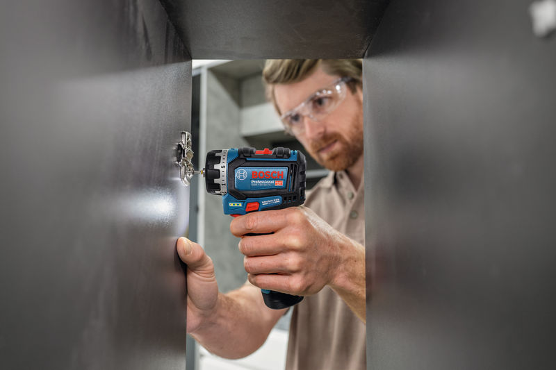 BOSCH Akku-Bohrschrauber GSR 12V-32 FC 2x GBA 12V 2.0Ah, diverse Aufsätze, L-BOXX