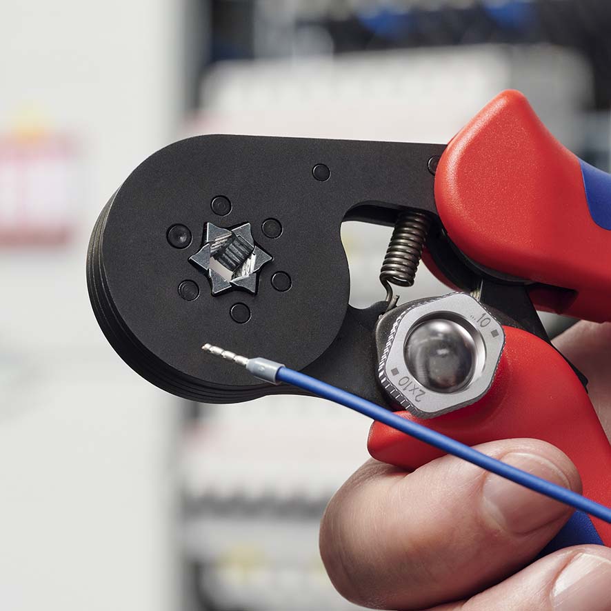 KNIPEX 97 53 14 SB Selbsteinstellende Crimpzange für Aderendhülsen mit Seiteneinführung 180 mm brüniert mit Mehrkomponenten-Hüllen