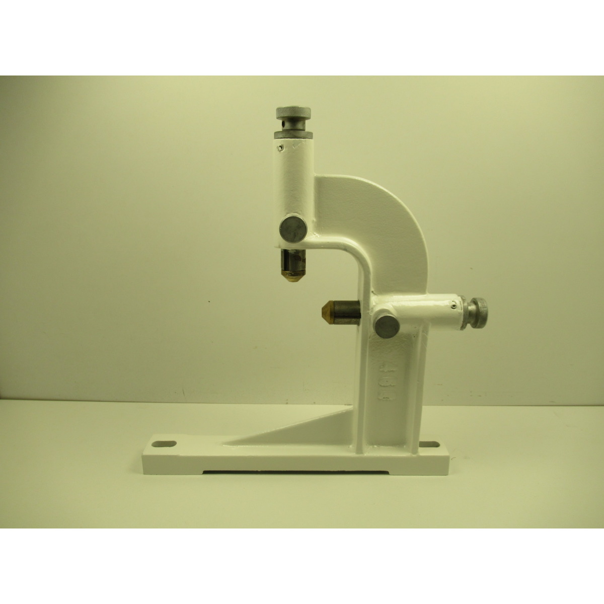 OPTIMUM Mitlaufende Lünette D460/TH46 max. Ø100 mm RAL9016