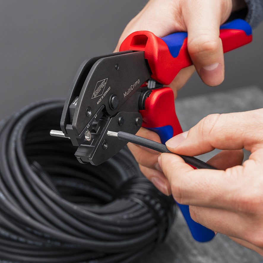 KNIPEX KNIPEX 97 33 03 MultiCrimp® Crimpzange mit Wechselmagazin 250 mm brüniert mit Mehrkomponenten-Hüllen