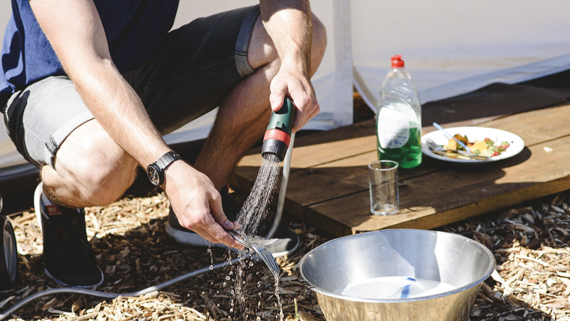 BOSCH Akku-Reinigungsgeräte für den Außenbereich Fontus 18V, 1 x Akku PBA 18V 2.5Ah BOSCH Akku-Reinigungsgeräte für den Außenbereich Fontus 18V, 1 x Akku PBA 18V 2.5Ah