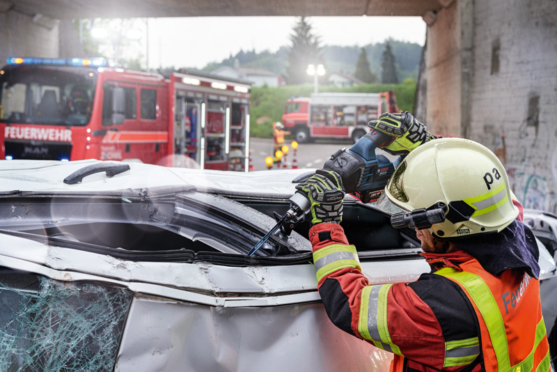 BOSCH Akku-Säbelsäge GSA 18 V-32, Handwerkerkoffer BOSCH Akku-Säbelsäge GSA 18 V-32, Handwerkerkoffer