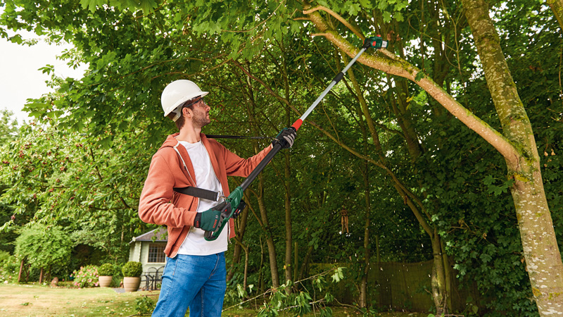 BOSCH Akku-Teleskop-Hochentaster UniversalChainPole 18 1 x Akku PBA 18V 2.5Ah