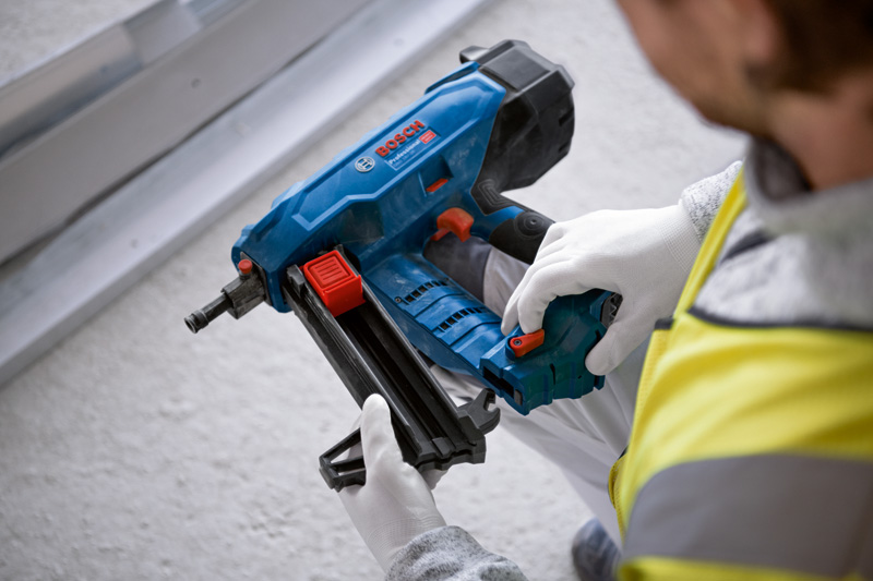 BOSCH Akku-Betonnagler GNB 18V-38 in XL-BOXX BOSCH Akku-Betonnagler GNB 18V-38 in XL-BOXX