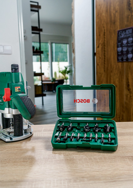 BOSCH 15-teiliges HM-Fräser-Set (8 mm Schaft) BOSCH 15-teiliges HM-Fräser-Set (8 mm Schaft)
