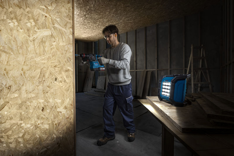 BOSCH Akku-Bauleuchte GLI18V-1500