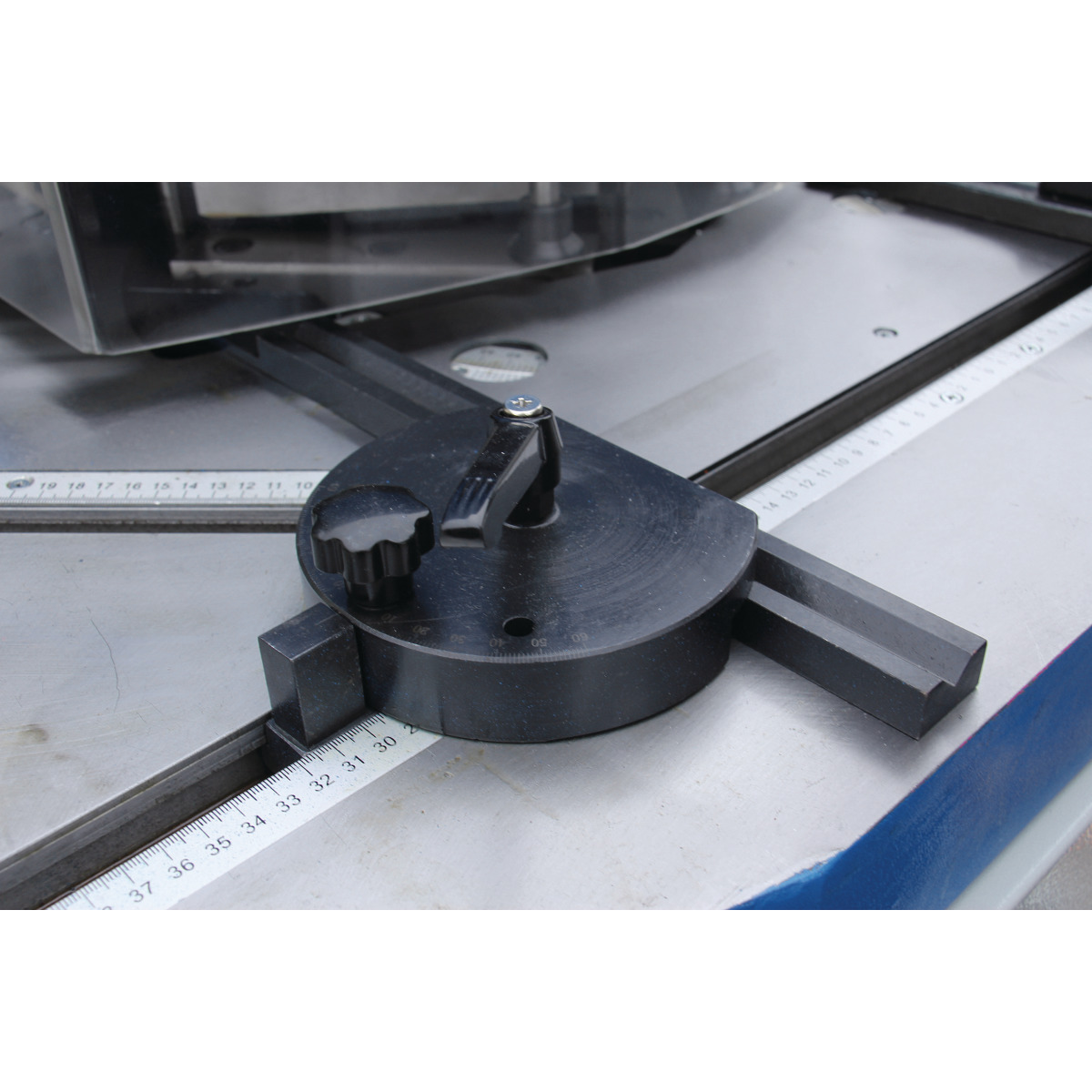 STÜRMER Ausklinkmaschine mit Stanzstation Metallkraft AKM 200-6 VP