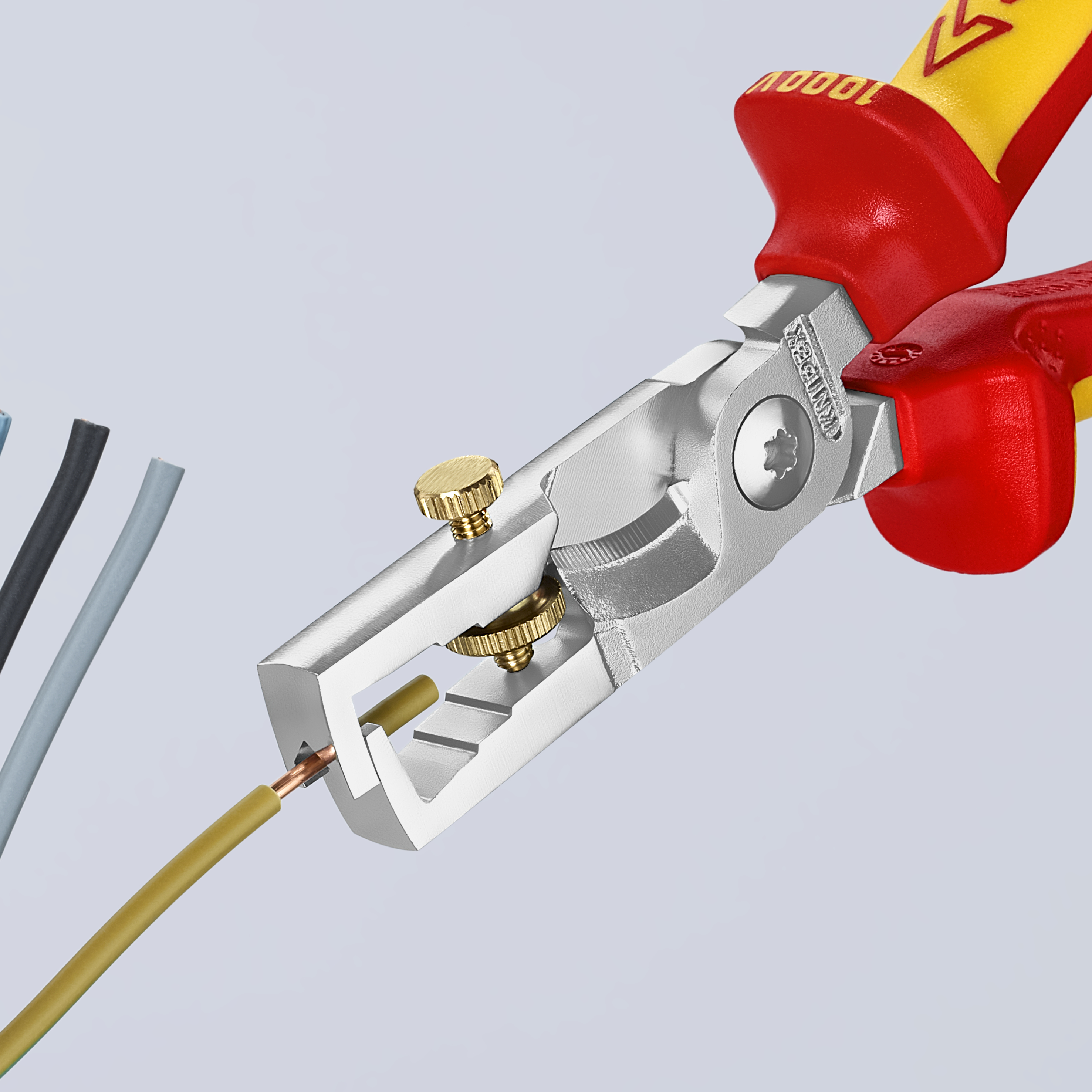 KNIPEX KNIPEX 13 66 180 T StriX® Abisolierzangen mit Kabelschere 180 mm verchromt isoliert mit Mehrkomponenten-Hüllen, VDE-geprüft; mit integrierter isolierter Befestigungsöse zum Anbringen einer Absturzsicherung