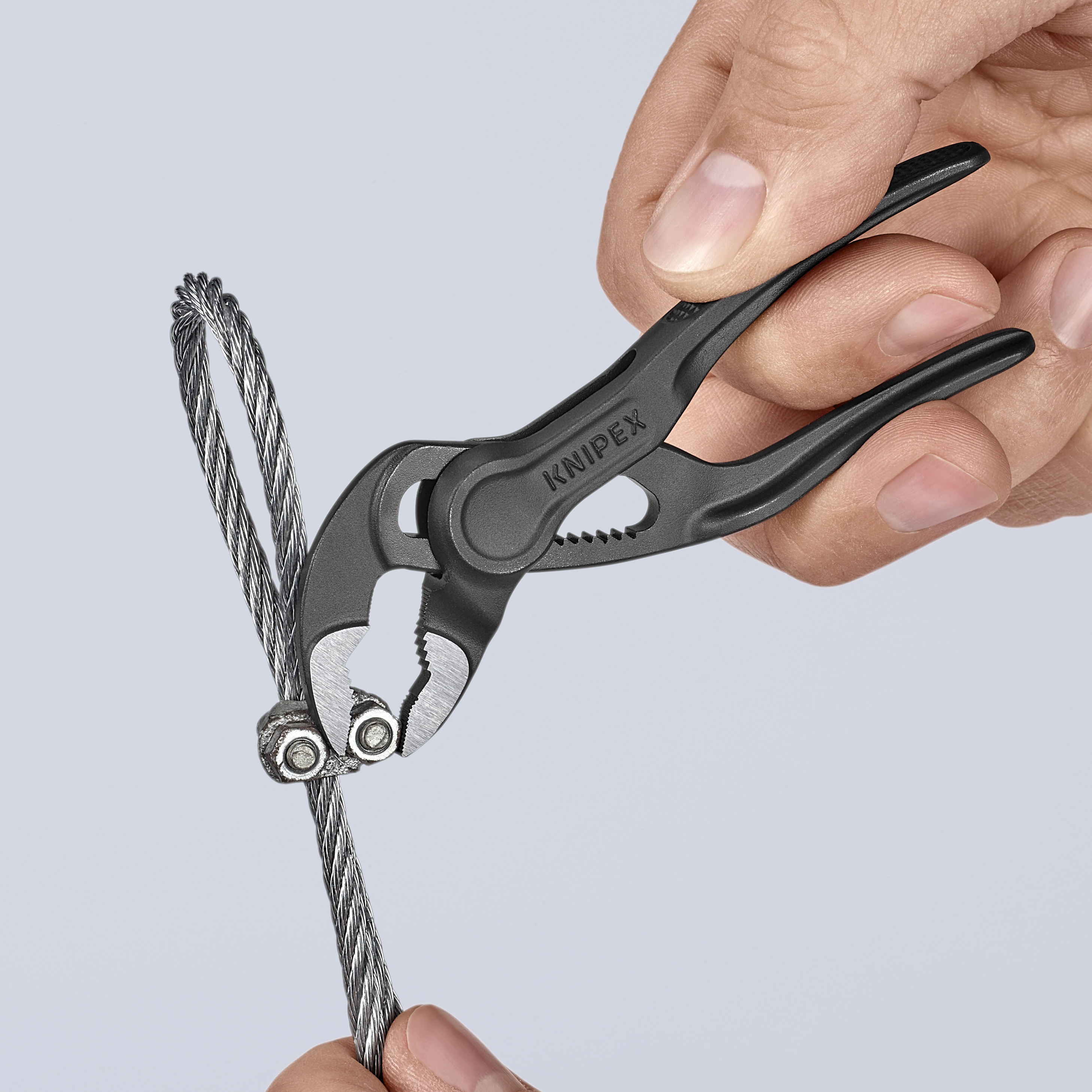 KNIPEX KNIPEX 87 00 100 BK Cobra® XS Rohr- und Wasserpumpenzange 100 mm grau atramentiert aufgeprägte, raue Oberfläche poliert KNIPEX KNIPEX 87 00 100 BK Cobra® XS Rohr- und Wasserpumpenzange 100 mm grau atramentiert aufgeprägte, raue Oberfläche poliert