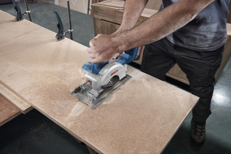 BOSCH Akku-Handkreissäge GKS 18V-51 im Karton