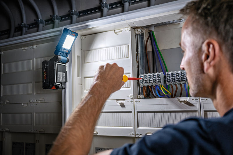 BOSCH Akku-Leuchte GLI 18V-800