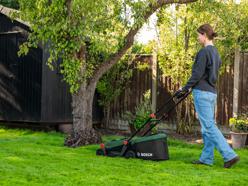 BOSCH Akku-Rasenmäher Rotak 18V-32, 1x Akku PBA 18V 4.0Ah