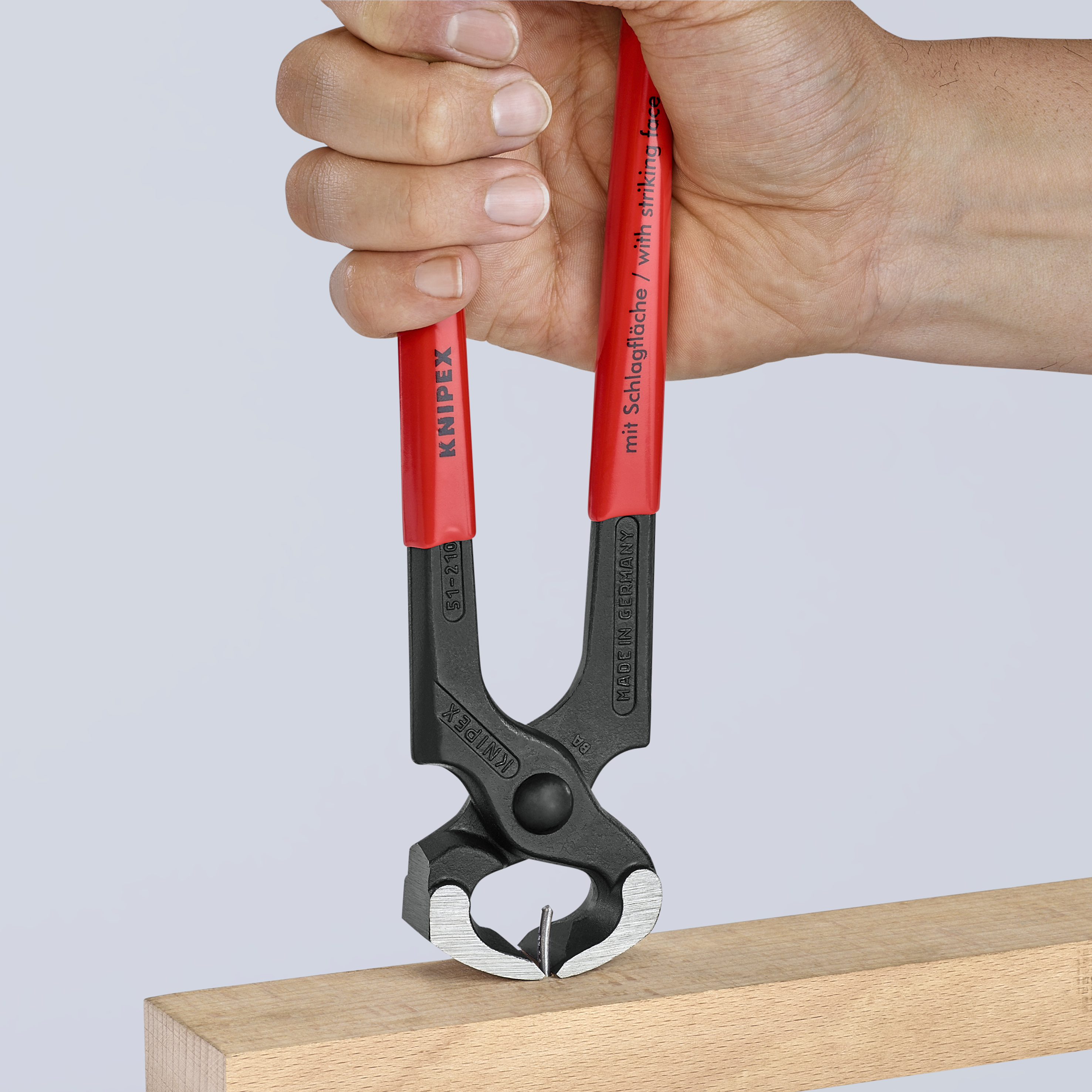 KNIPEX KNIPEX 51 01 210 Hammerzange 210 mm schwarz atramentiert mit Kunststoff überzogen poliert KNIPEX KNIPEX 51 01 210 Hammerzange 210 mm schwarz atramentiert mit Kunststoff überzogen poliert