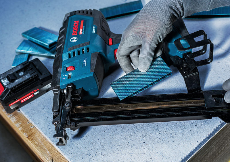 BOSCH EXPERT Akku-Holzklammerer EXTH18V-50M, XL-BOXX BOSCH EXPERT Akku-Holzklammerer EXTH18V-50M, XL-BOXX