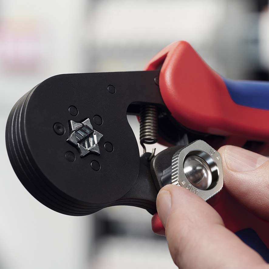 KNIPEX 97 53 14 Selbsteinstellende Crimpzange für Aderendhülsen mit Seiteneinführung 180 mm brüniert mit Mehrkomponenten-Hüllen KNIPEX 97 53 14 Selbsteinstellende Crimpzange für Aderendhülsen mit Seiteneinführung 180 mm brüniert mit Mehrkomponenten-Hüllen