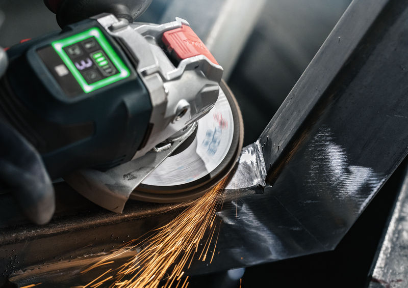 BOSCH PRO X571 Fächerschleifscheibe X-Lock, abgewinkelt, 115 mm, K80