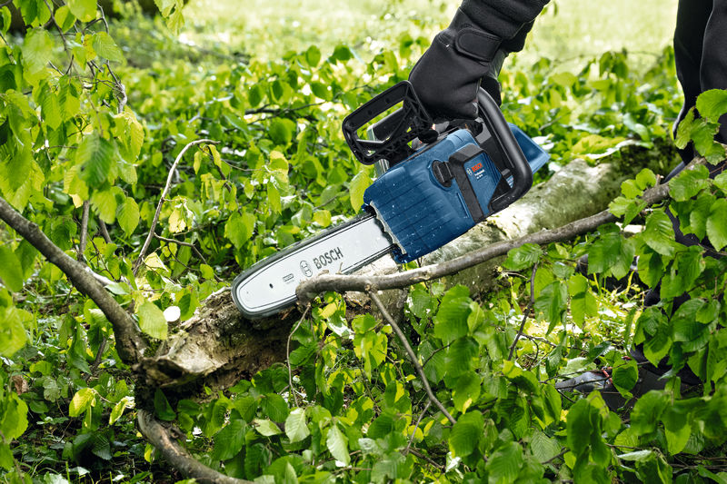 BOSCH Akku-Kettensäge GKE 18V-40, 1x EXBA18V-55