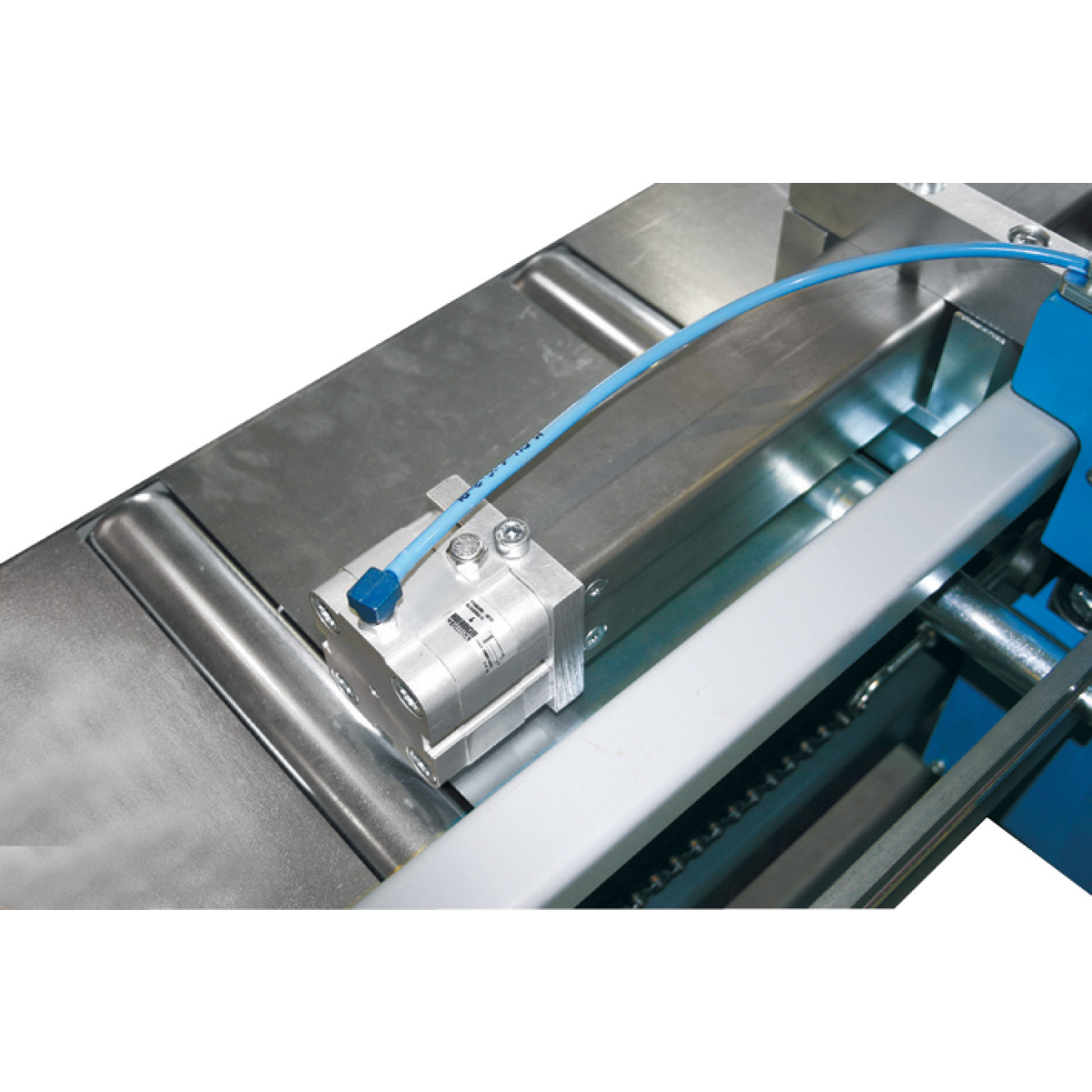 METALLKRAFT Erweiterung des Rollen- und Messbahnsystems MRB Standard für effektiveres und zeitsparendes Arbeiten Pneumatischer Armrückzug METALLKRAFT Erweiterung des Rollen- und Messbahnsystems MRB Standard für effektiveres und zeitsparendes Arbeiten Pneumatischer Armrückzug