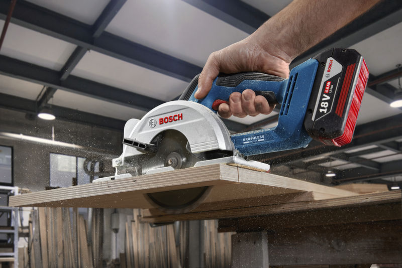 BOSCH Akku-Handkreissäge GKS 18V-51 im Karton