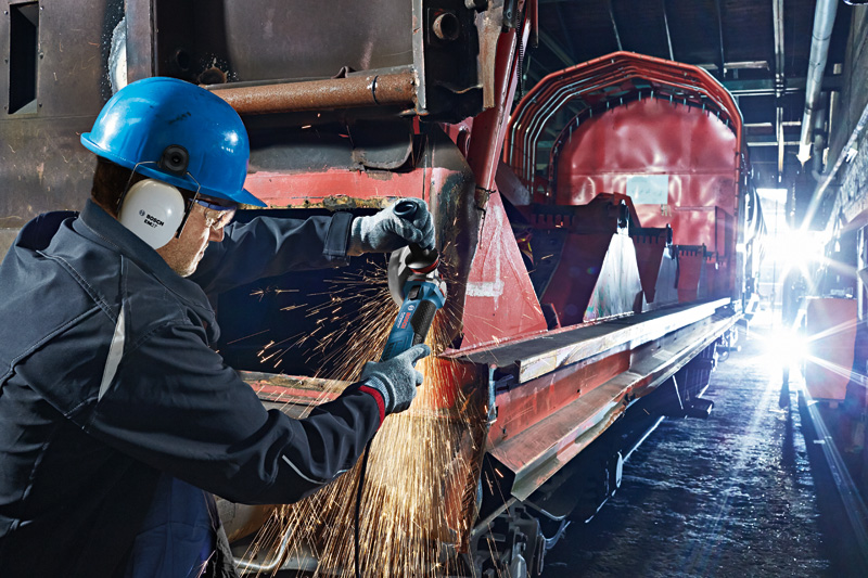 BOSCH Winkelschleifer GWS19-125 CIE im Karton