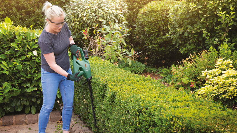 BOSCH Akku-Heckenschere EasyHedgeCut 18-45, 1 x Akku PBA 18V 2.0Ah BOSCH Akku-Heckenschere EasyHedgeCut 18-45, 1 x Akku PBA 18V 2.0Ah
