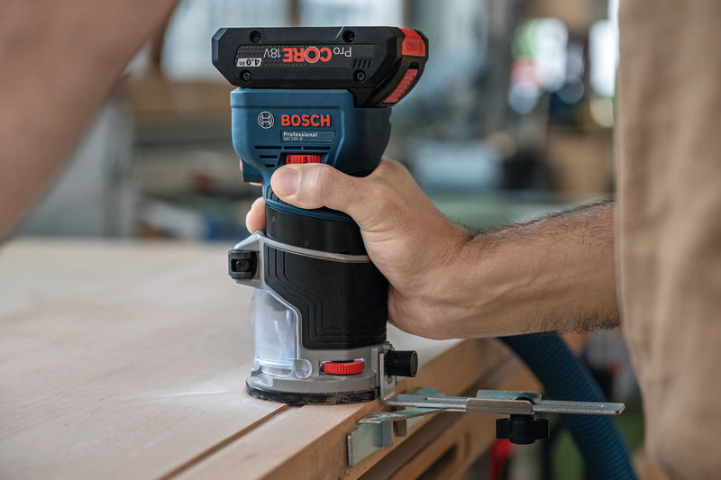 BOSCH Akku-Kantenfräse GKF 18V-8 in L-BOXX