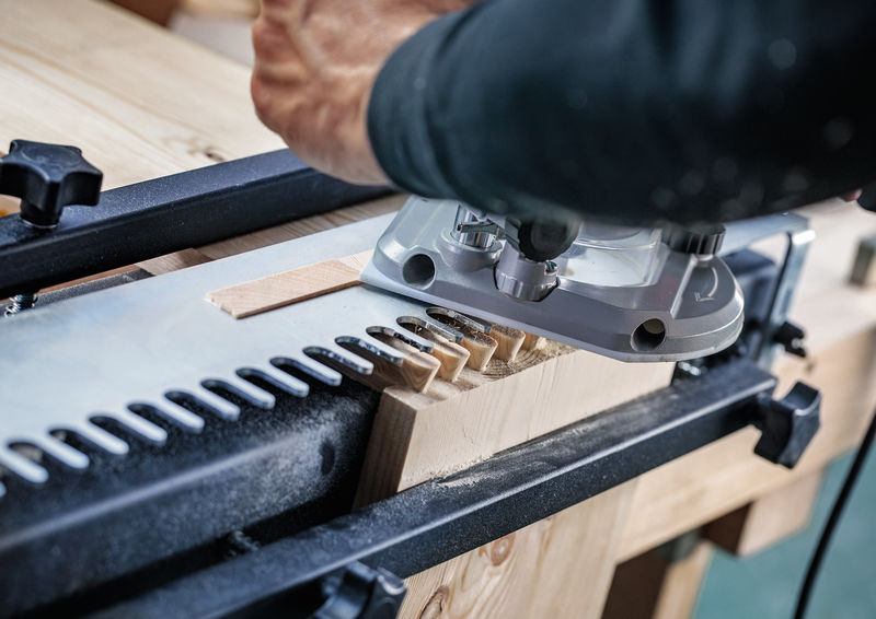 BOSCH PRO Fräsersatz gemischt, Schaft 1/4", 15-tlg BOSCH PRO Fräsersatz gemischt, Schaft 1/4", 15-tlg