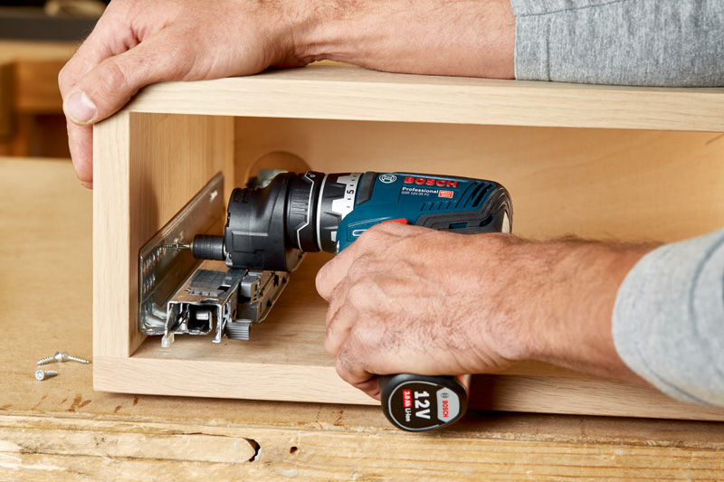 BOSCH Akku-Bohrschrauber GSR 12V-35 FC + 2 x Akku 3,0 Ah Adapter in L-BOXX