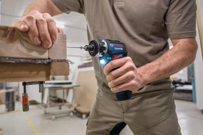 BOSCH Akku-Bohrschrauber GSR 12V-32 FC, div. Aufsätze, Zusatzhandgriff, Tiefenanschlag, L-BOXX