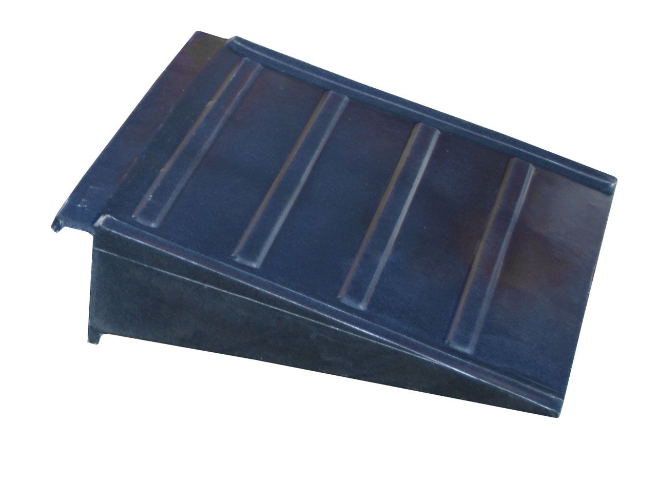 BAUER Rampe Typ BWR, aus robustem Polyethylen, Ausführung in schwarz BAUER Rampe Typ BWR, aus robustem Polyethylen, Ausführung in schwarz