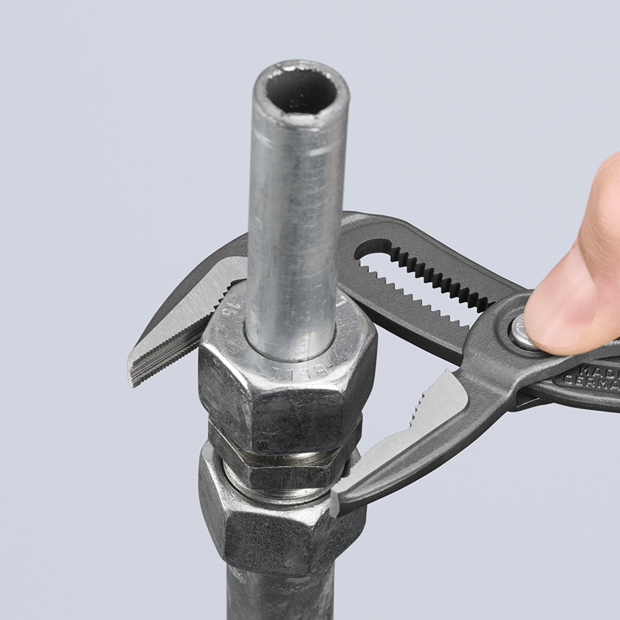 KNIPEX KNIPEX 87 51 180 Cobra® ES Wasserpumpenzange extra-schlank 180 mm grau atramentiert mit rutschhemmendem Kunststoff überzogen poliert KNIPEX KNIPEX 87 51 180 Cobra® ES Wasserpumpenzange extra-schlank 180 mm grau atramentiert mit rutschhemmendem Kunststoff überzogen poliert